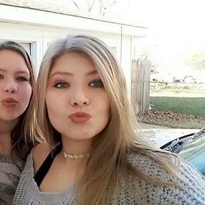 Meet your Posher, Lena